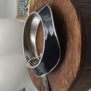 Birch hill nwt Onyx enamel hinge bracelet ‎ B0405
